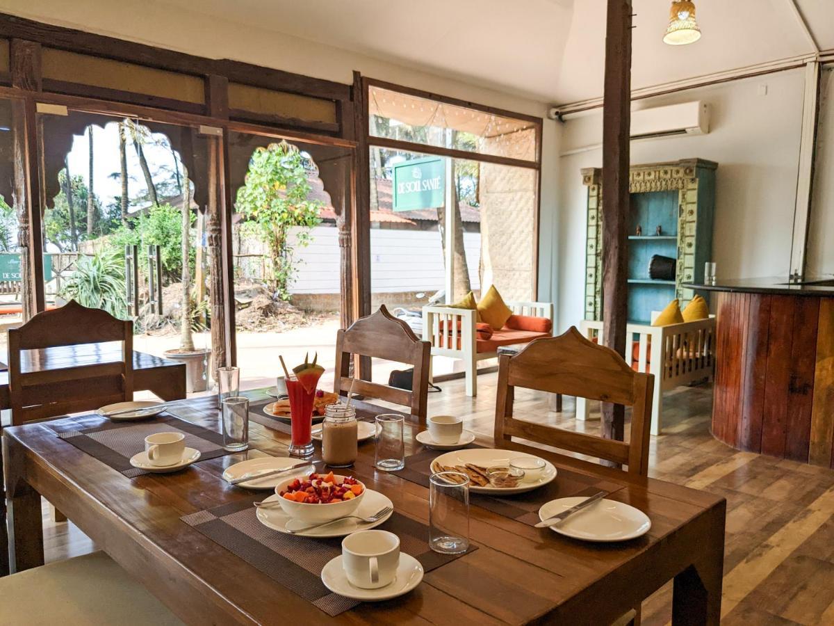 Hotel De Soul Sante Morjim Goa Exterior foto