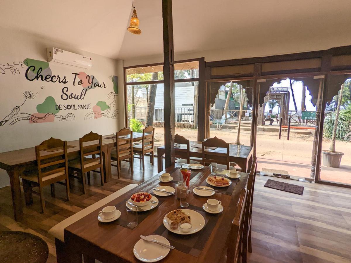 Hotel De Soul Sante Morjim Goa Exterior foto