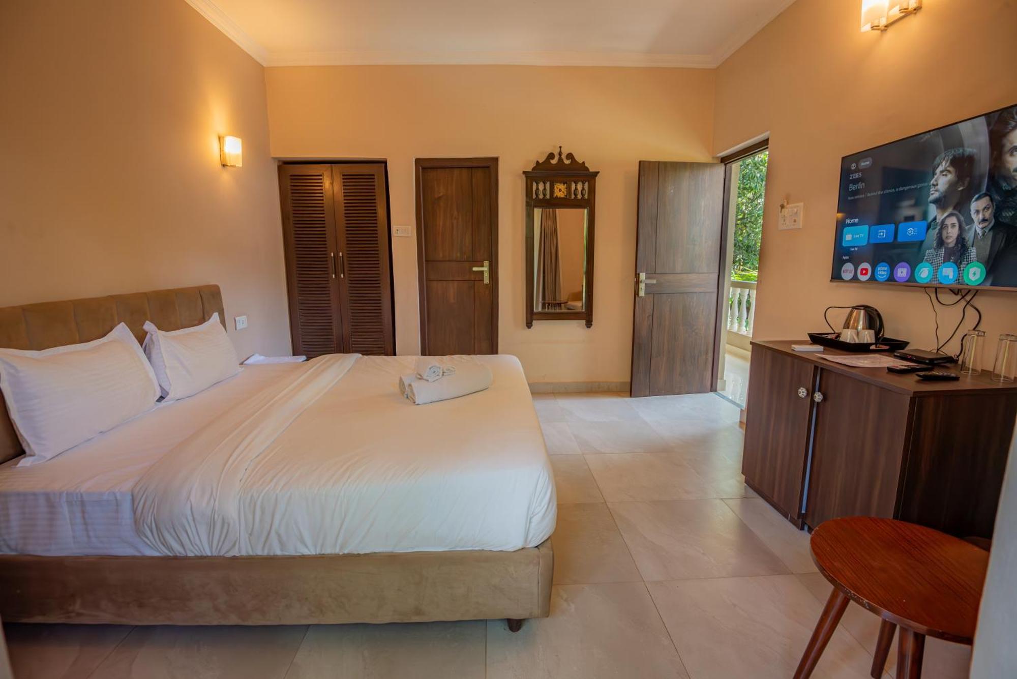 Hotel De Soul Sante Morjim Goa Exterior foto