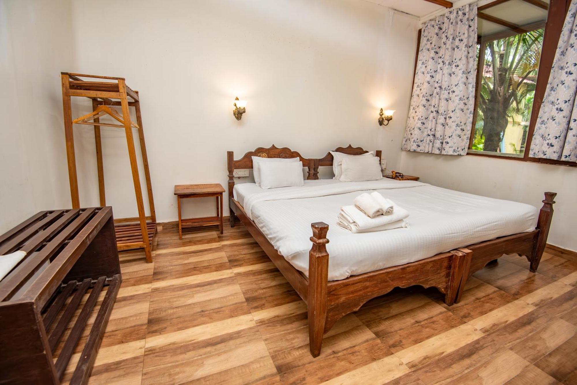 Hotel De Soul Sante Morjim Goa Exterior foto
